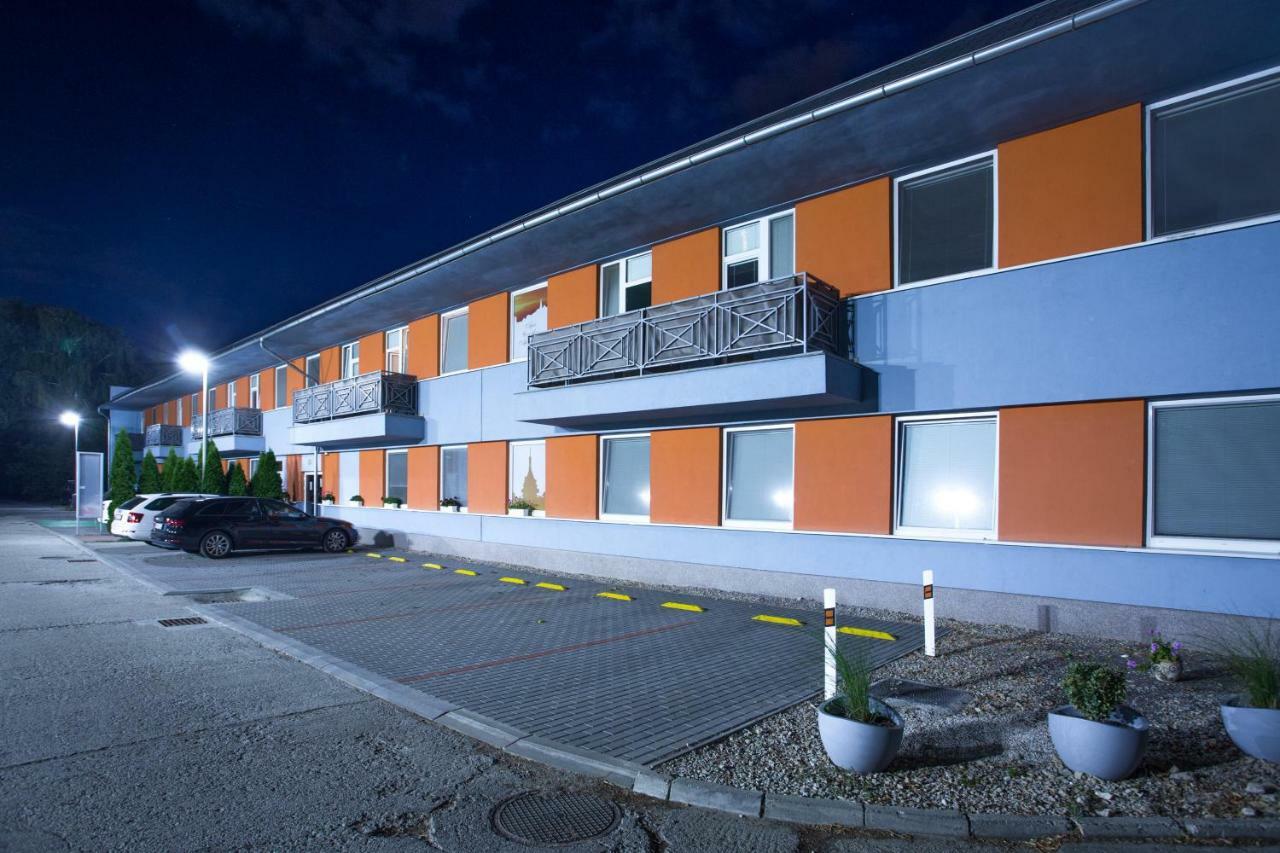 Agro Complex Apartments Nitra Bagian luar foto