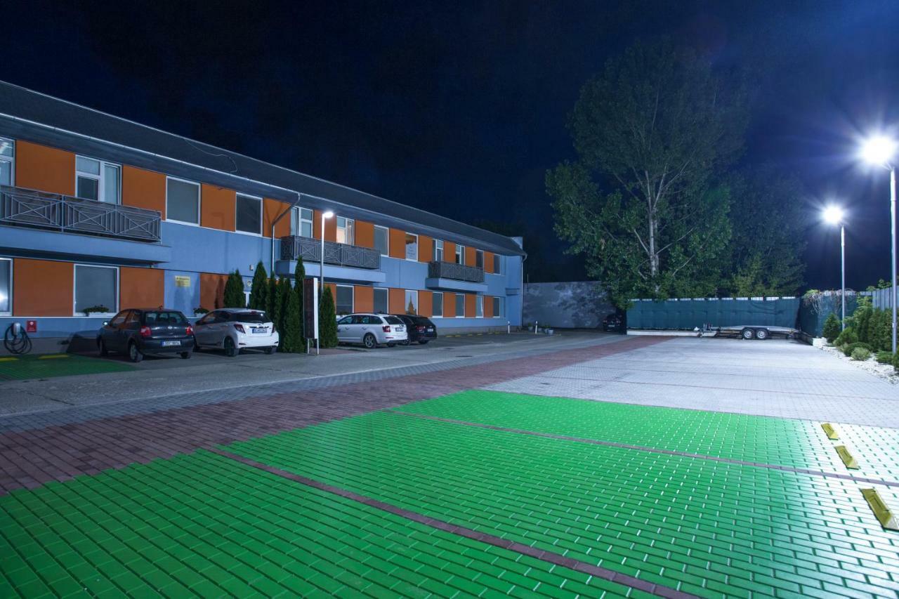 Agro Complex Apartments Nitra Bagian luar foto